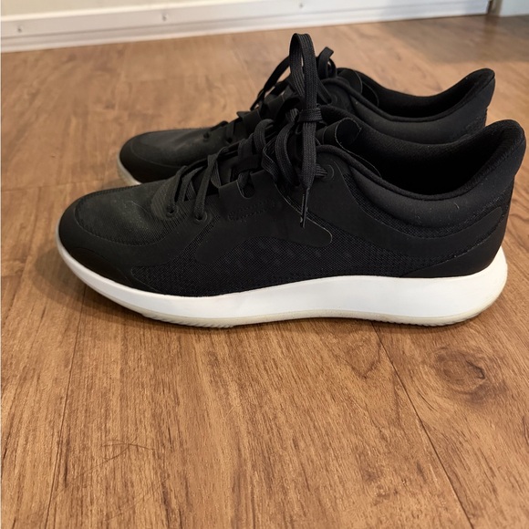 Lululemon Strongfeel Training Shoe in Black/Graphite Grey/White - Picture 5 of 9